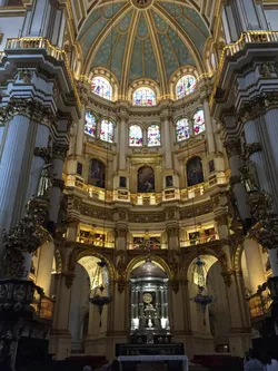 Petite cathédrale, parce qu&rsquo;il faut bien compenser ce qu&rsquo;il n&rsquo;y a pas dans le slip