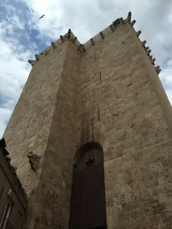 Torre dell&rsquo;Elefante, nommée comme cela parce que les pierres servant à sa construction on été amenées depuis Rome à dos d&rsquo;éléphants